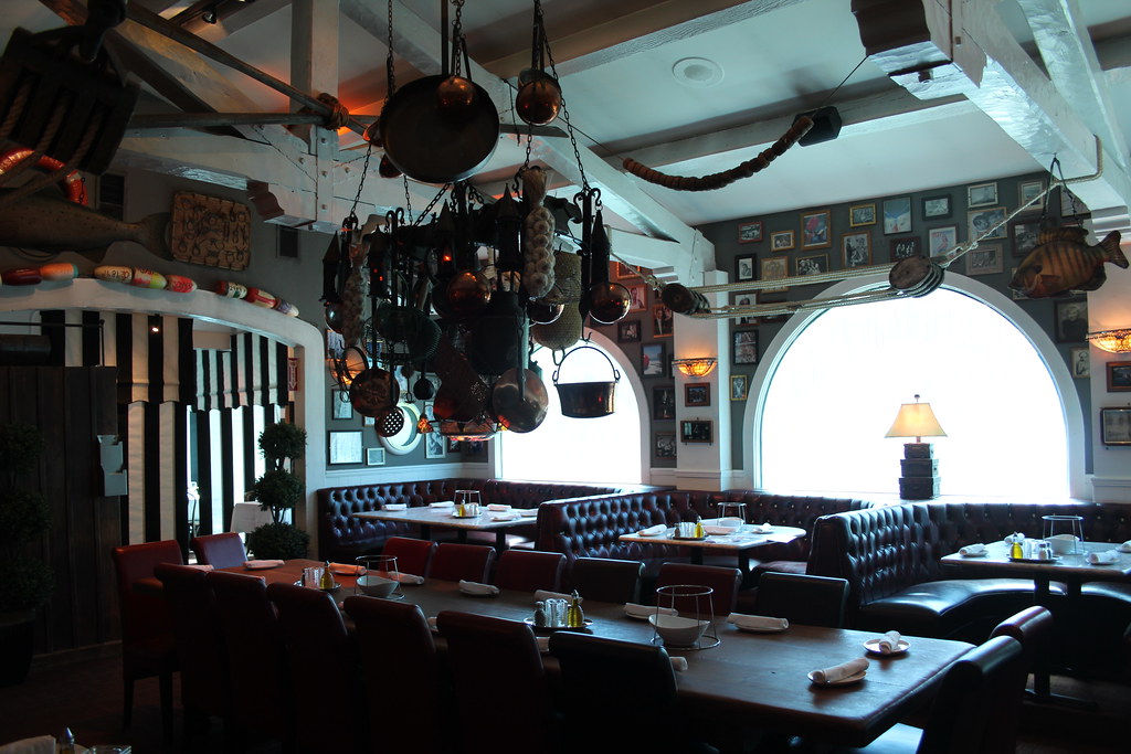 IMG_12788 3/30/2019 Inside the Dead Fish Restaurant in … Flickr