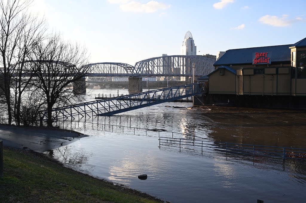 Ohio River at Newport, Kentucky The river level is going