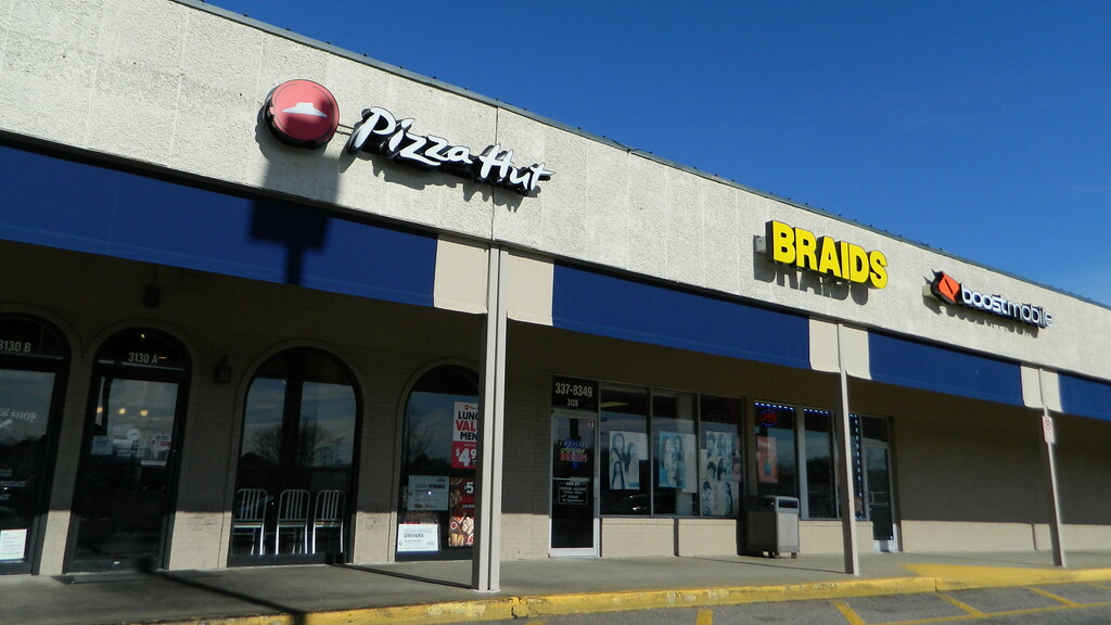 Poplar Hill Plaza stores a photo on Flickriver