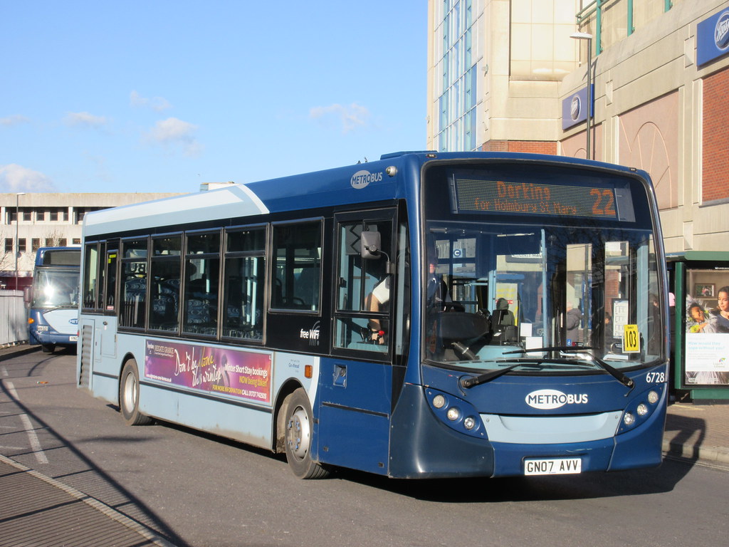 Metrobus 6728 GN07AVV On Route 22 At Crawley Bus Station Flickr