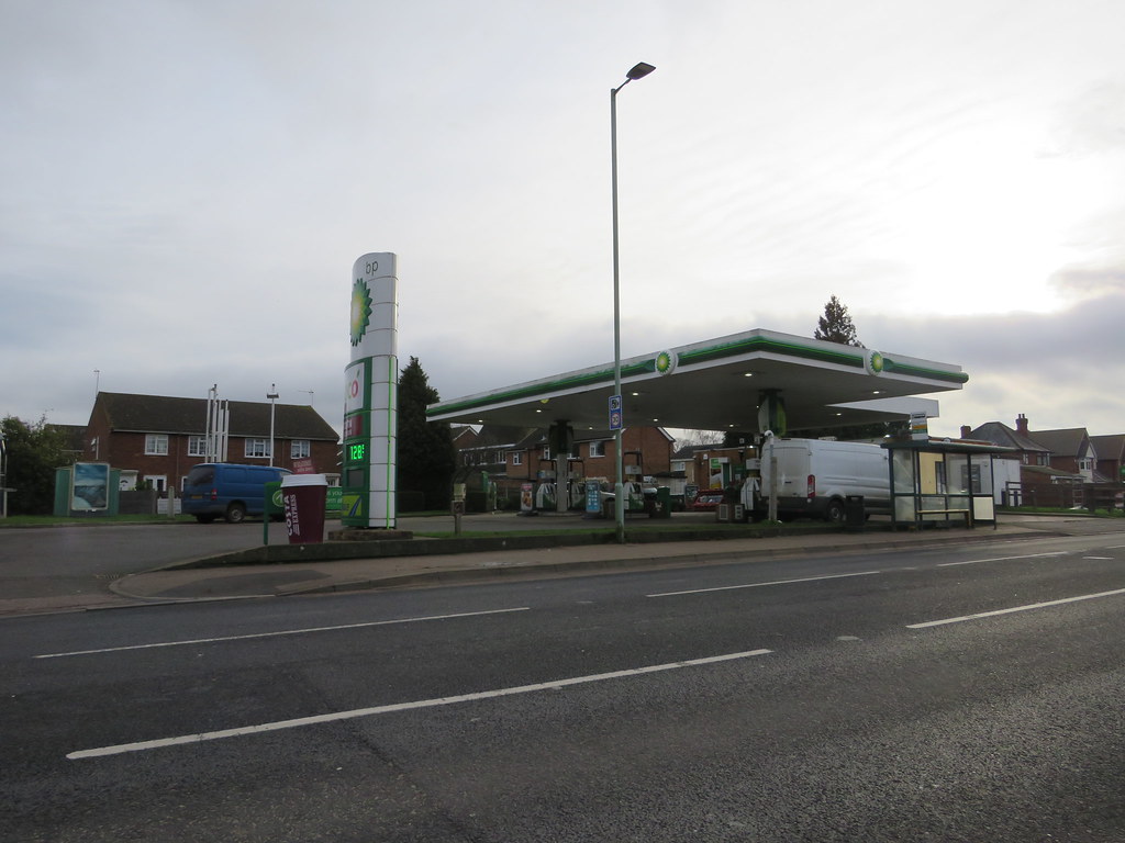 BP Westmill Service Station, Bedford Road, Hitchin, Hert… Flickr