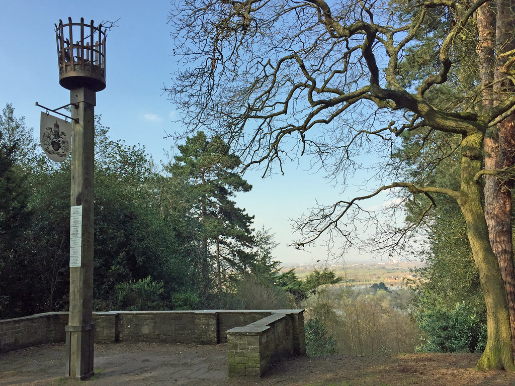St Ann's Hill, Chertsey Armada beacon, plus viewpoint with… Flickr