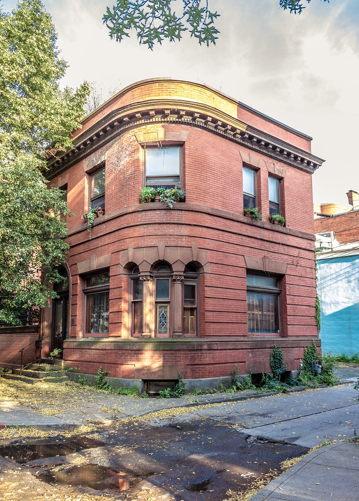 Curved Corner House Troy, New York Brandon Bartoszek Flickr