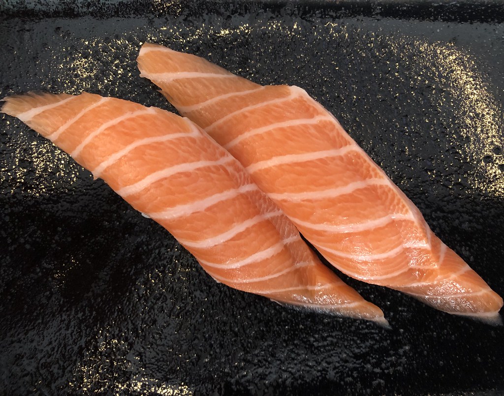 Salmon nigiri Salmon nigiri at Sushi Fly in Monterey, Cali… Flickr