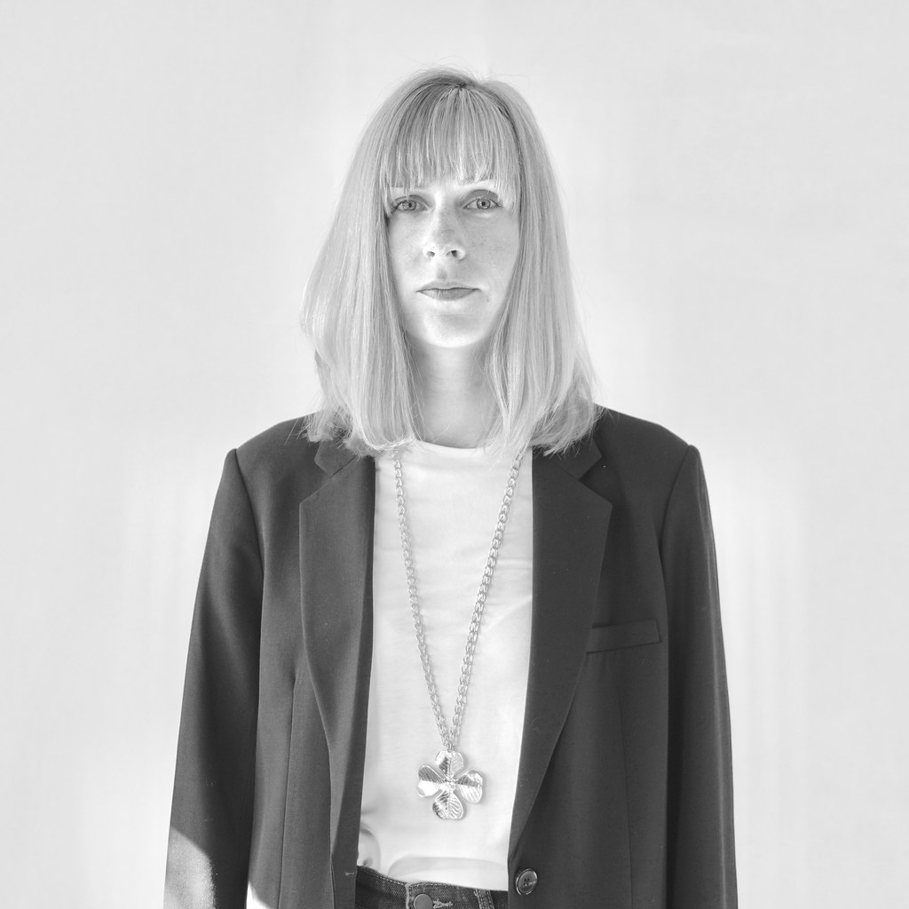 ELENA Aurelia Bidermann gold necklace frontrowfashion.clu… Lynn