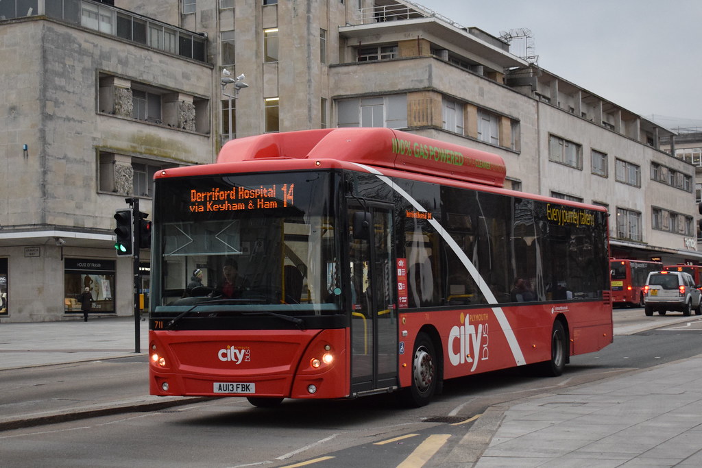 Plymouth City Bus 711 AU13 FBK Plymouth City Bus Caetano E… Flickr