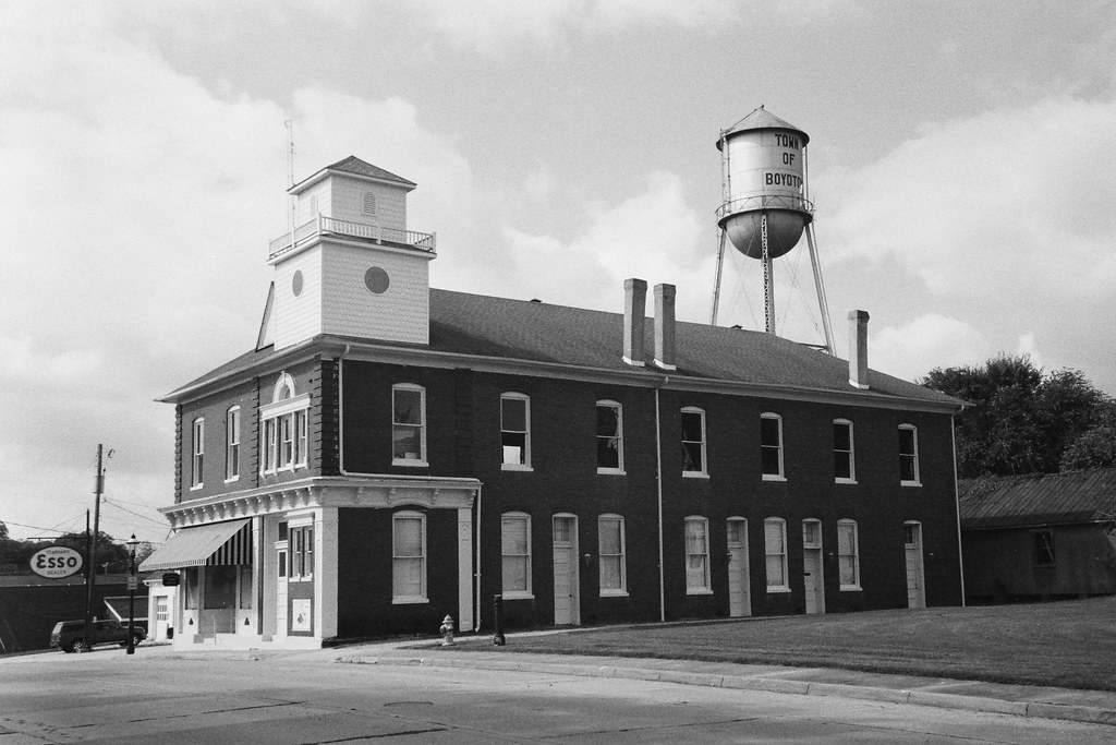 Boydton Town Hall Looks to be a former fire station to me.… Flickr
