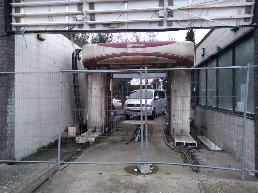 Former Esso car wash, Whitfield [REPLACED] Abandoned Cecca… Flickr