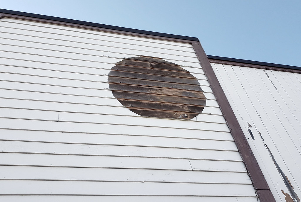 Vacant Burger King Swansea, MA The Caldor Rainbow Flickr