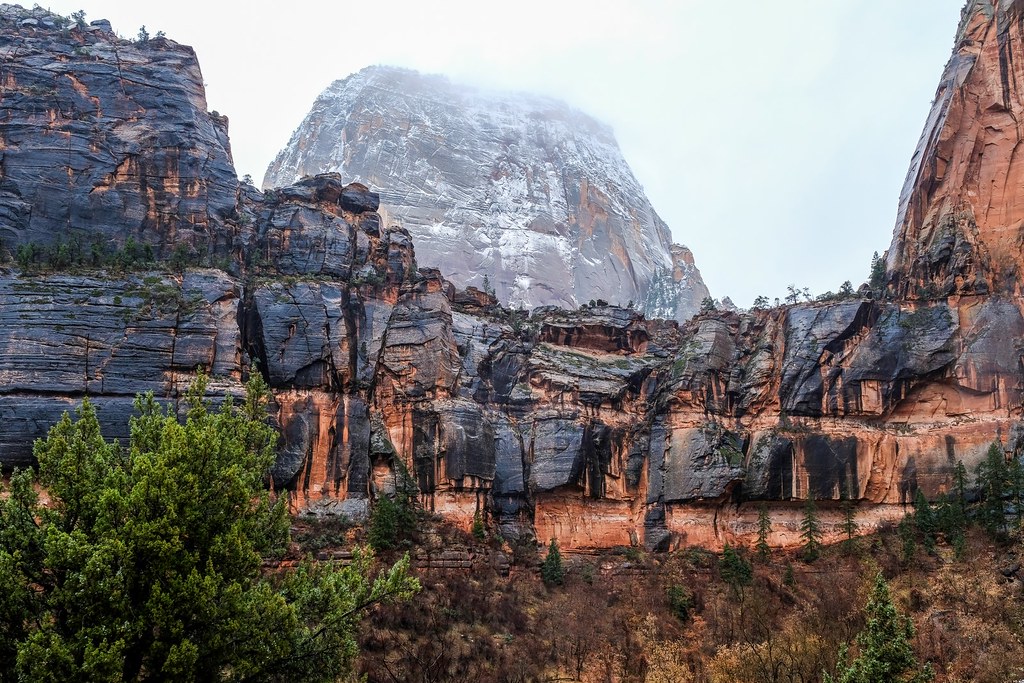 _XT23138_1 Zion in the rain Great White throne looking col… Flickr
