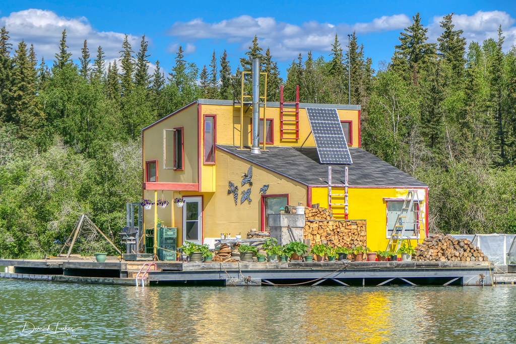 Comfortable Houseboat Homy Houseboat on Great Slave Lake, … Flickr