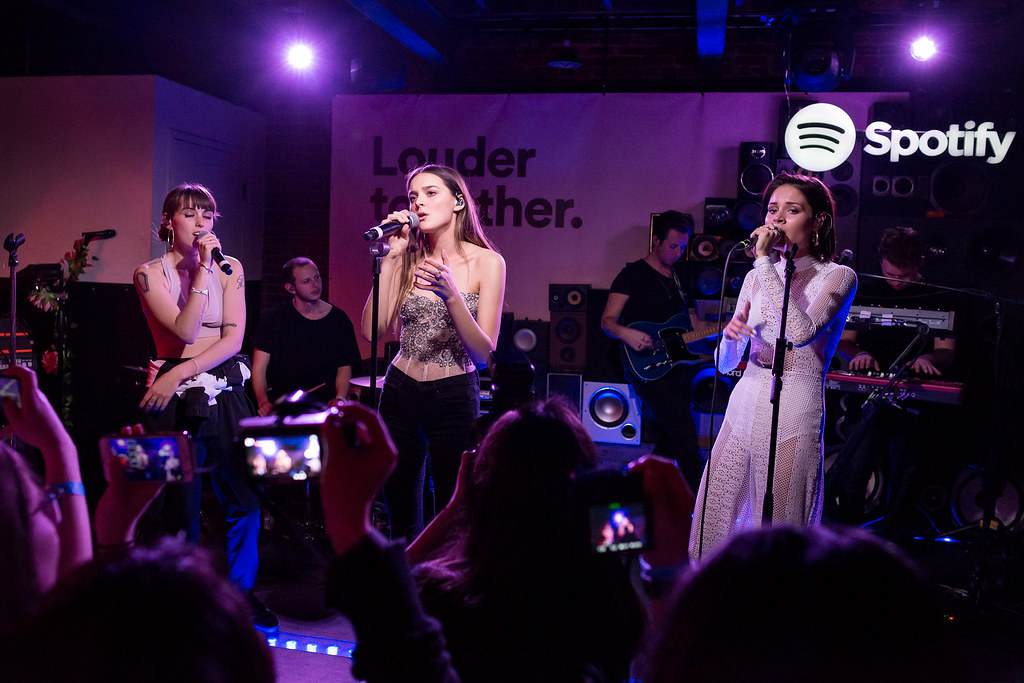 Louder Together 03/24/2018 59 Nina Nesbitt, Charlotte Law… Flickr