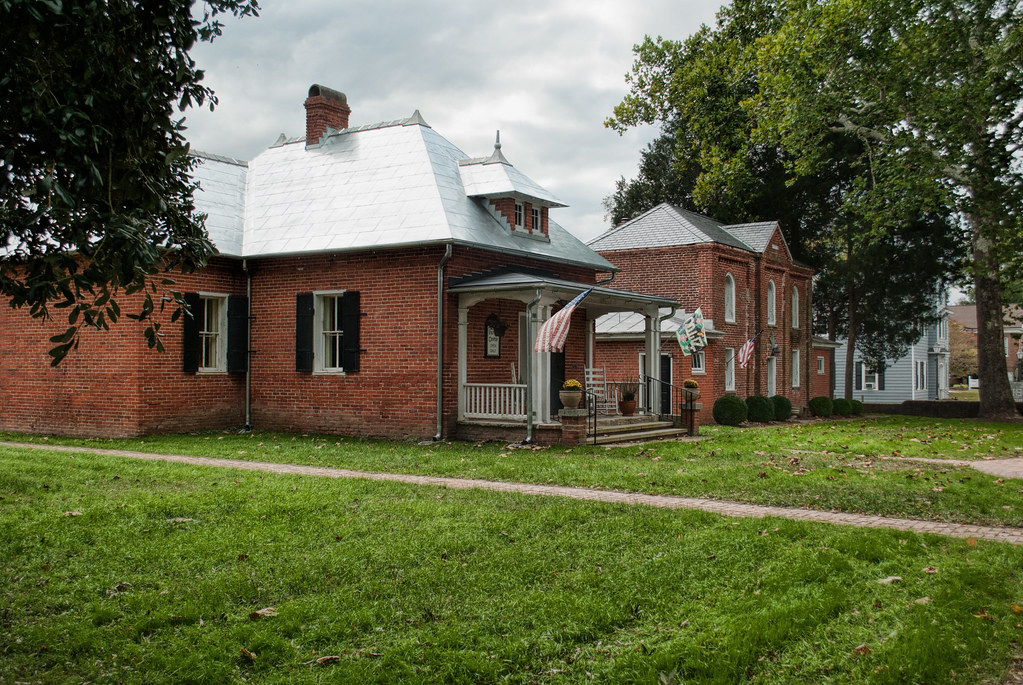_DSC9380 Gloucester Courthouse VA L Griffith Flickr