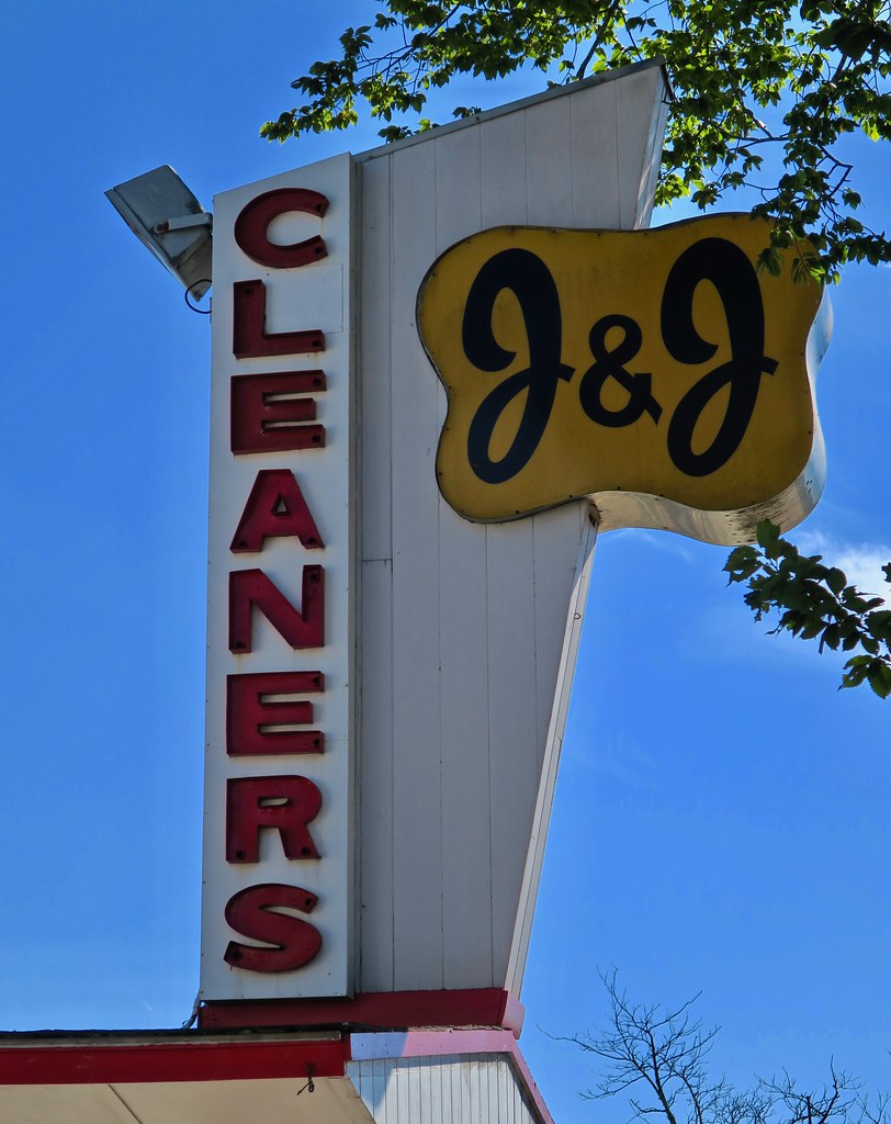 J&J Cleaners, Brunswick, ME J&J Cleaners, 69 Maine Street,… Flickr