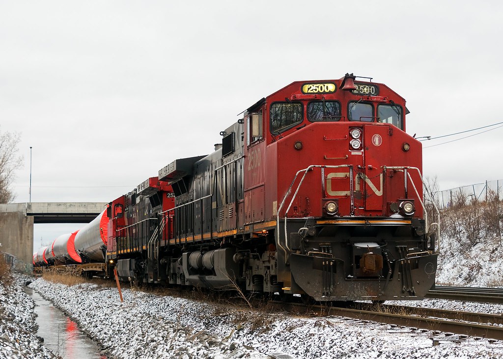 Parked windmill train Windmill train CN L307 is parked and… Flickr
