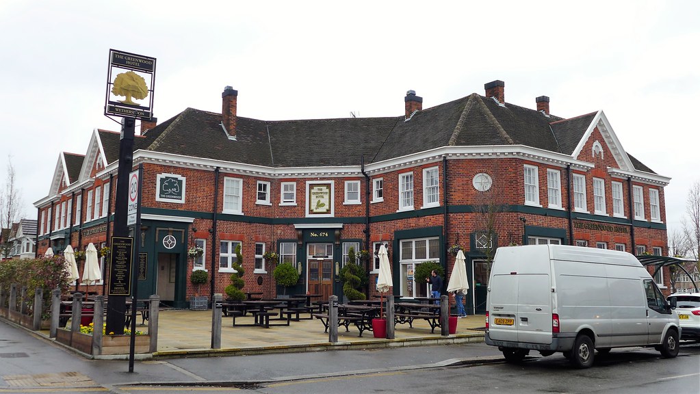Greenwood Hotel, Northolt, UB5 A Wetherspoons hotel, takin… Flickr