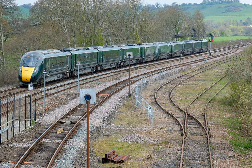 802010 & 802008 Castle Cary 5car IETs, 802010 (front) &… Flickr