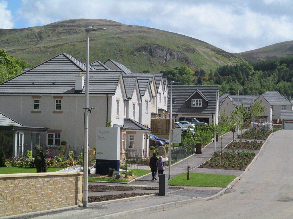 1518242 Dreghorn Loan Dreghorn Loan, Edinburgh, Scotland… Flickr