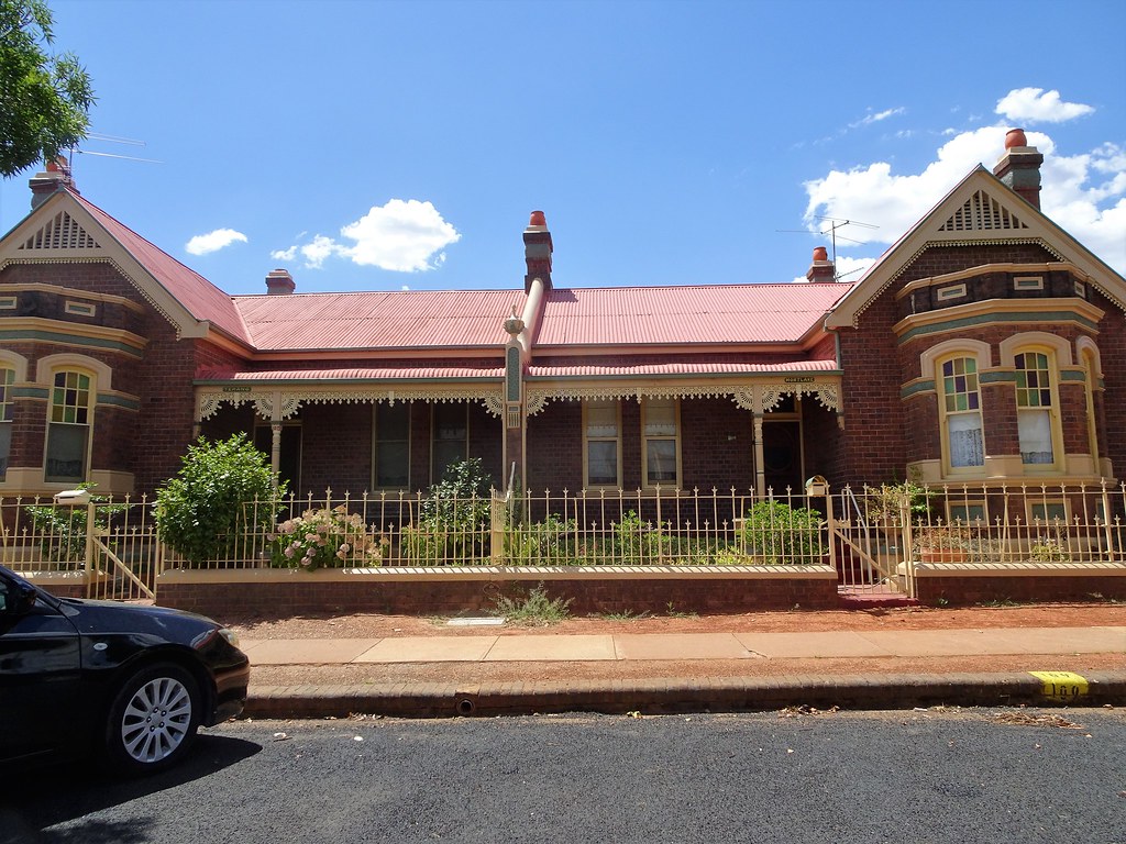 Temora. Two built in the 1890s just before Fed… Flickr