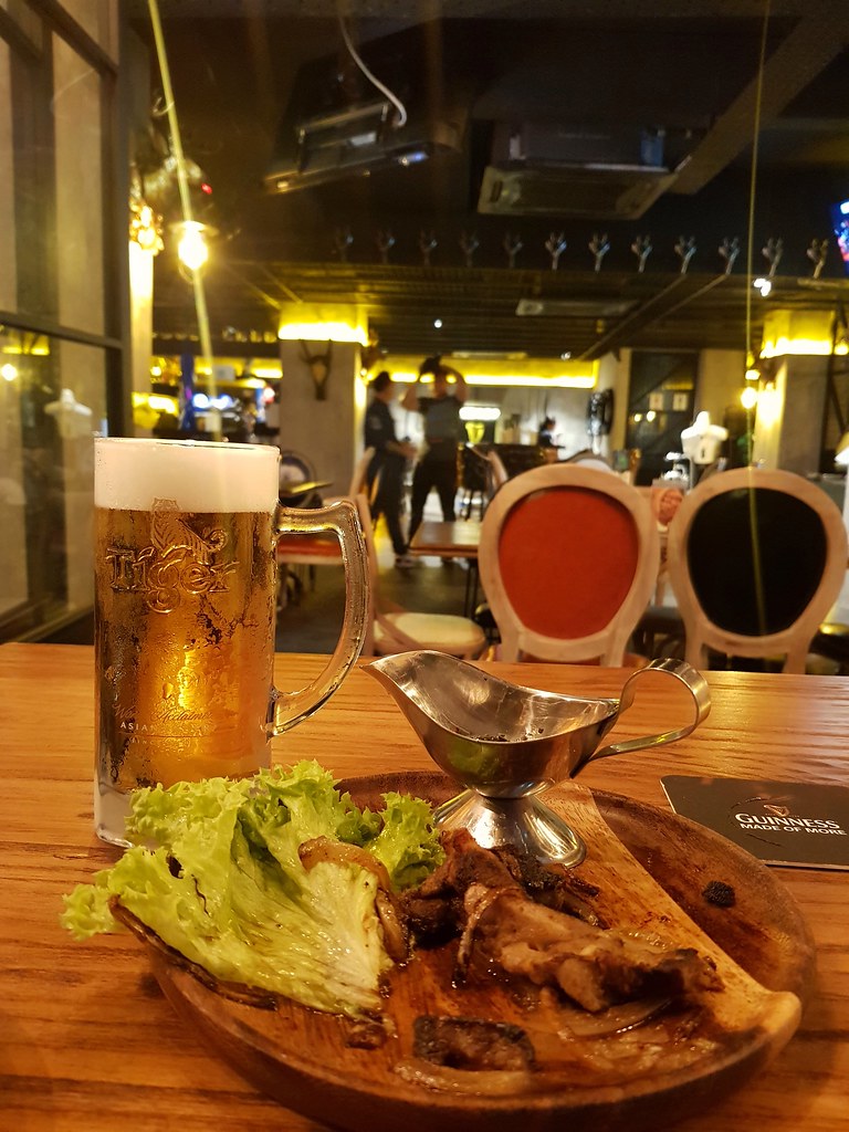 青蛙生活点滴 Froggy's Bits of Life 香煎小羊肉 Lamb Cutlet w/Mint Sauce & Heineken