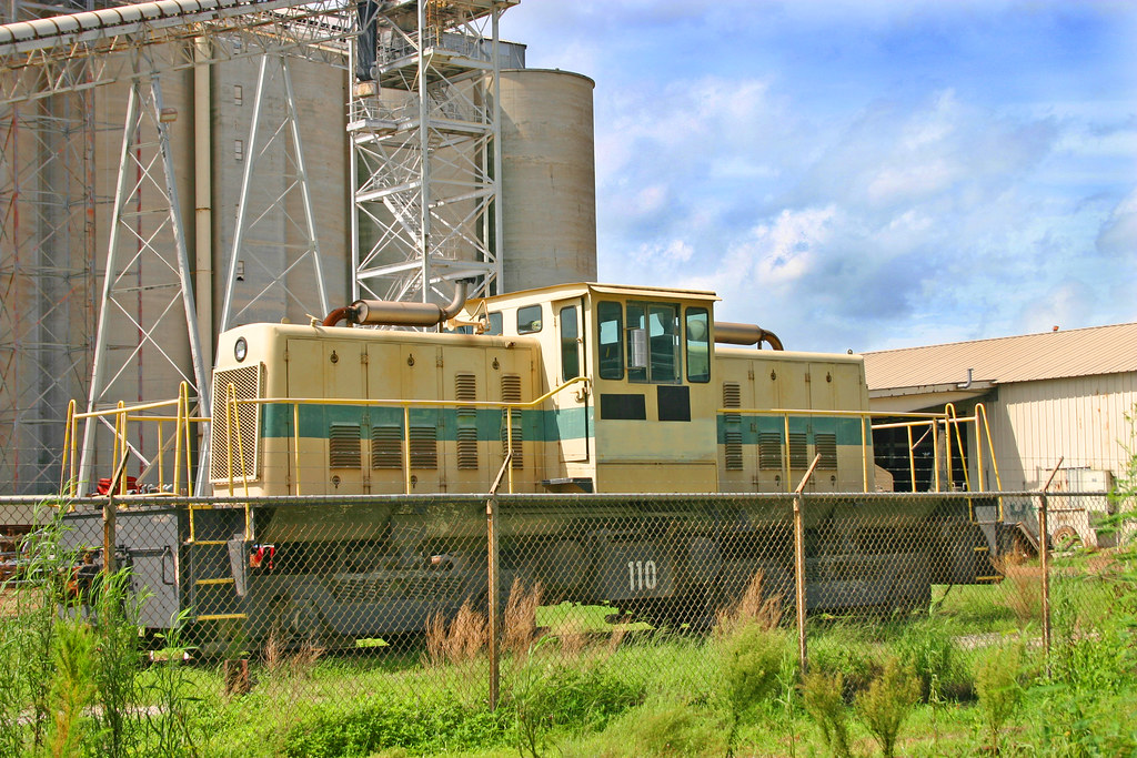 Kinder Centercab Switcher at Port Sutton, Tampa, Fl… Flickr