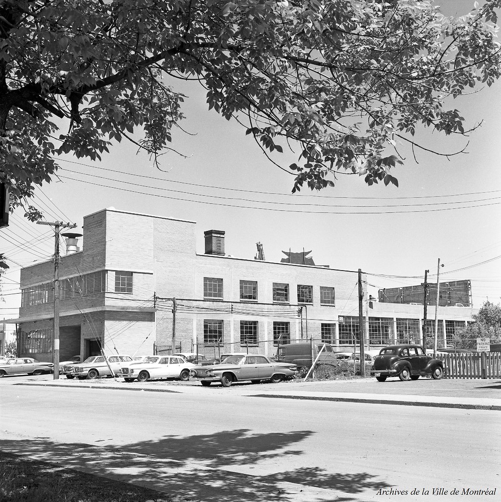 Vue vers l’est de l’avenue Van Horne, depuis l’intersectio… Flickr