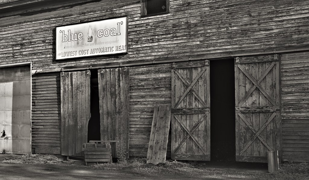 Blue Coal Hadley, Massachusetts 4x5 Kodak TMY 4053 Calumet… Flickr