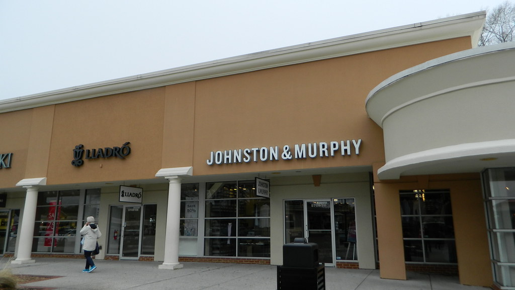 Williamsburg Premium Outlets stores a photo on Flickriver