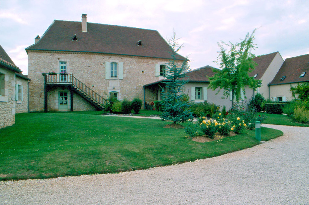 The Holiday Property Bond estate at Constant, Dordogne, Se… Flickr