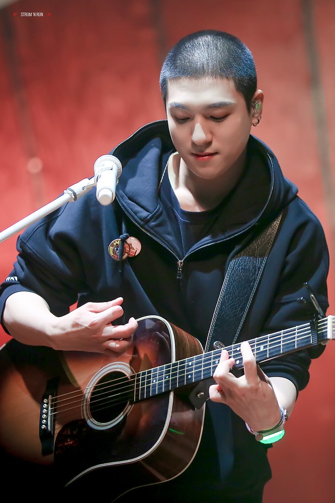 Joy 181223 Christmas Special Concert ‘The Present’ Strum 'N Run