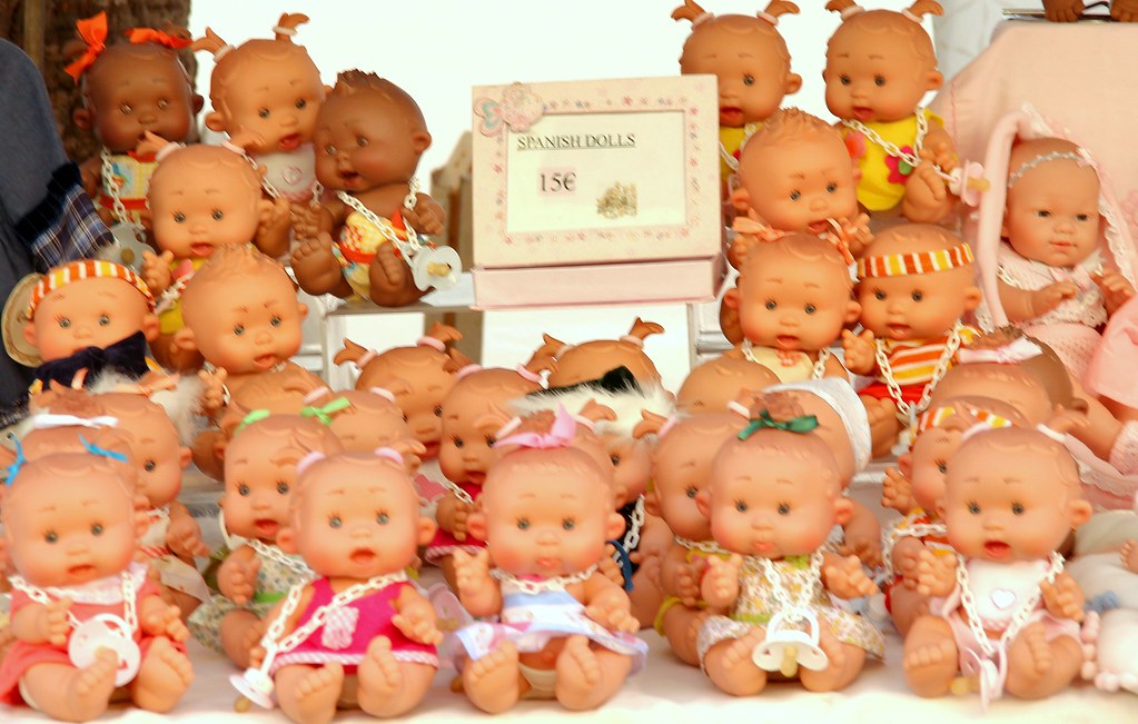 Spanish dolls... Roundeyed spanish dolls... yrjö jyske Flickr
