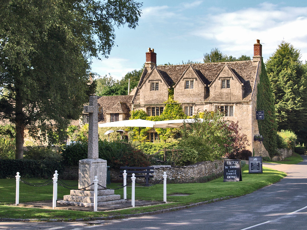 The War Memorial and The Plough, Clanfield, Oxfordshire Flickr