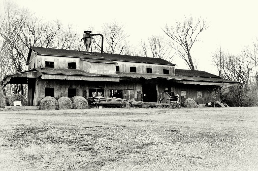 17/365/2019 Barn Old barn in Mississippi. Madchemist2013 Flickr