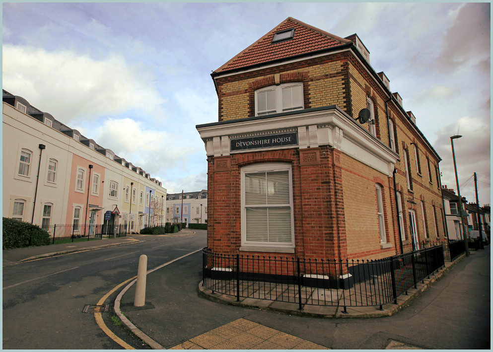 Devonshire House, Holmesdale Road, Reigate RH2 This buildi… Flickr