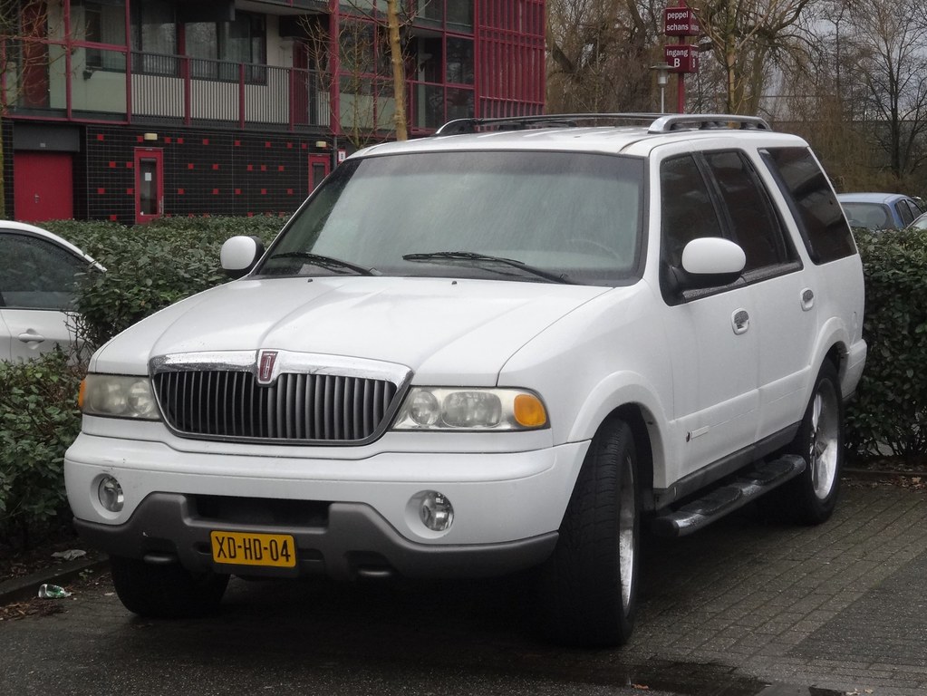 Lincoln Navigator The third generation of the Lincoln Navi… Flickr