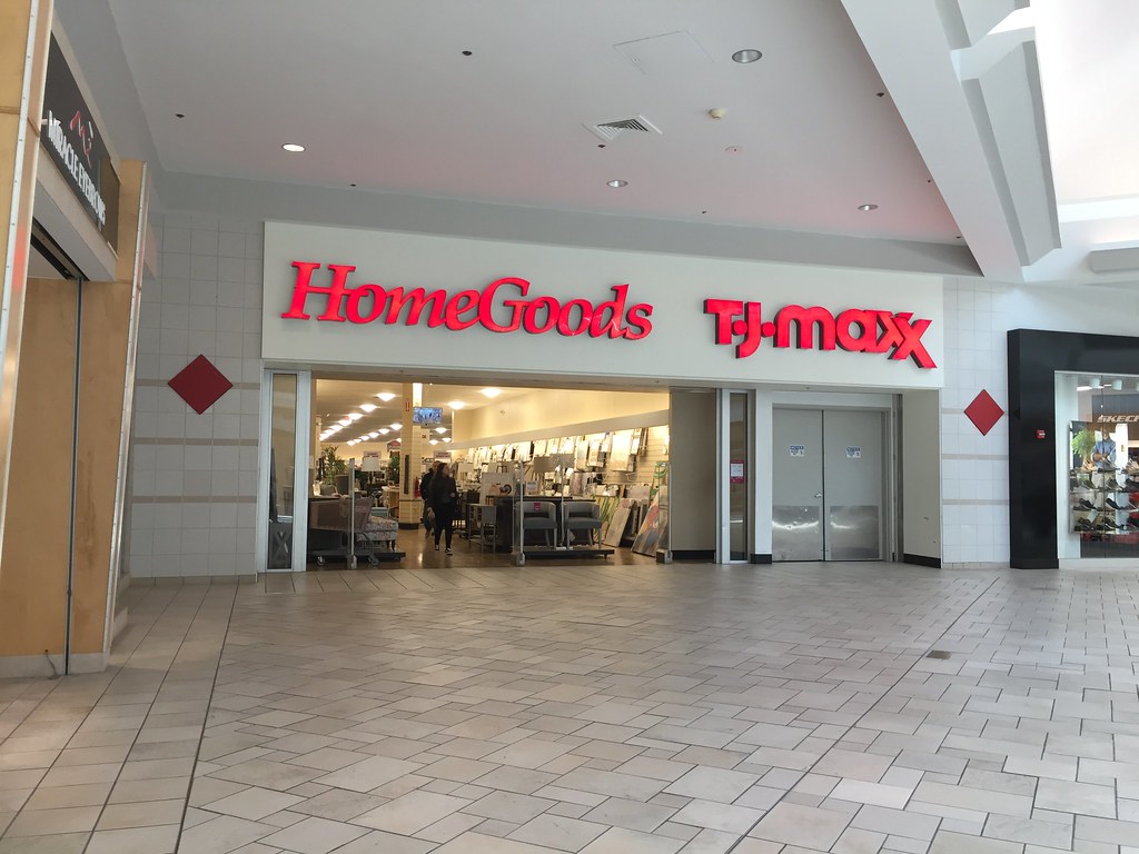 T.J. Maxx/HomeGoods T.J. Maxx/HomeGoods (52,000 square fee… Flickr