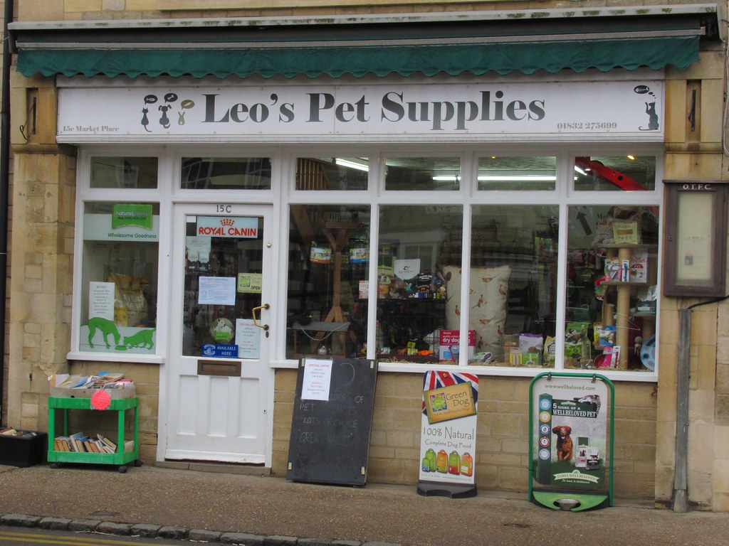 Leo's Pet Supplies, Oundle Max Hanna Flickr