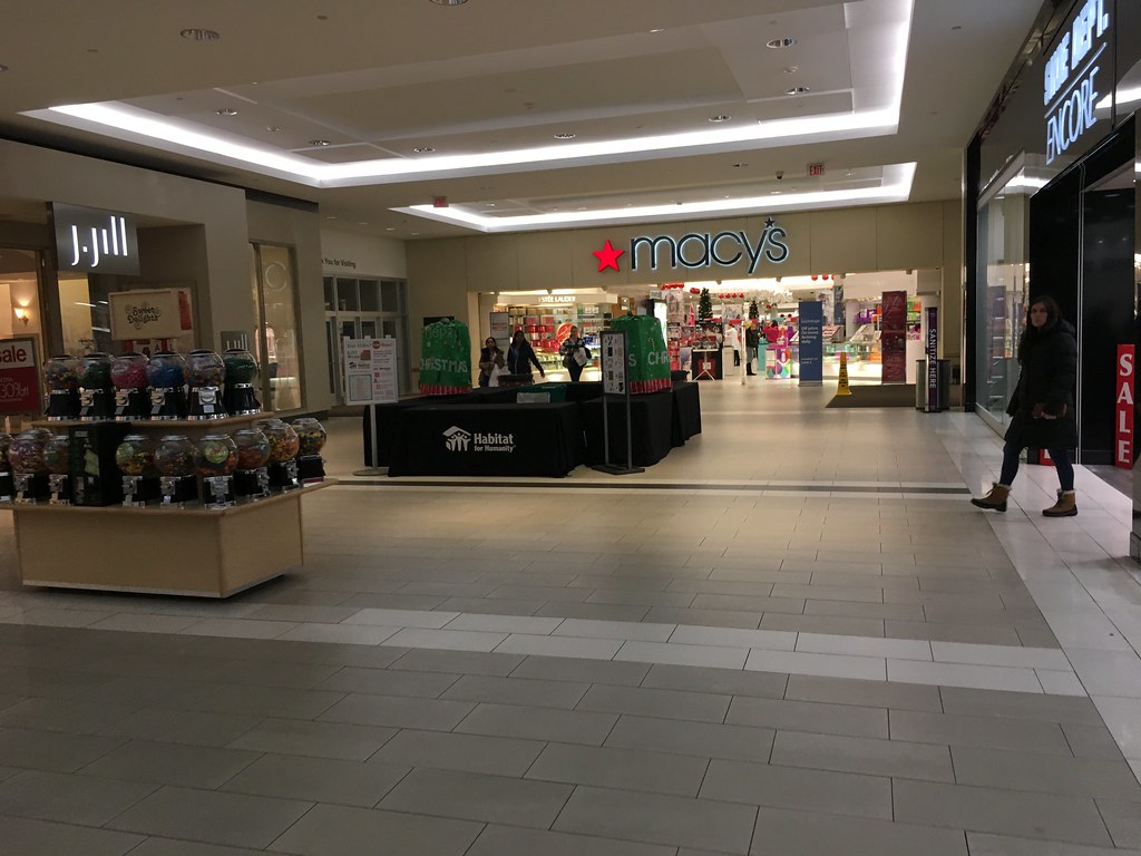 Apache MallRochester, Minnesota Apache Mall in Rochester … Flickr