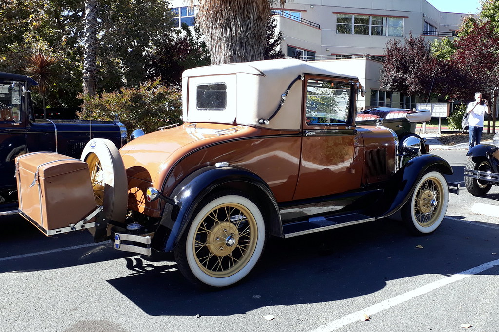 Lakeport.. Lovely old cars seen in Lakeport by the side of… Flickr
