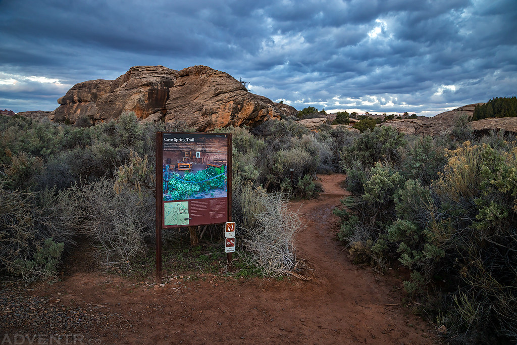Cave Spring Trailhead © Randy Langstraat ADVENTR.co Flickr