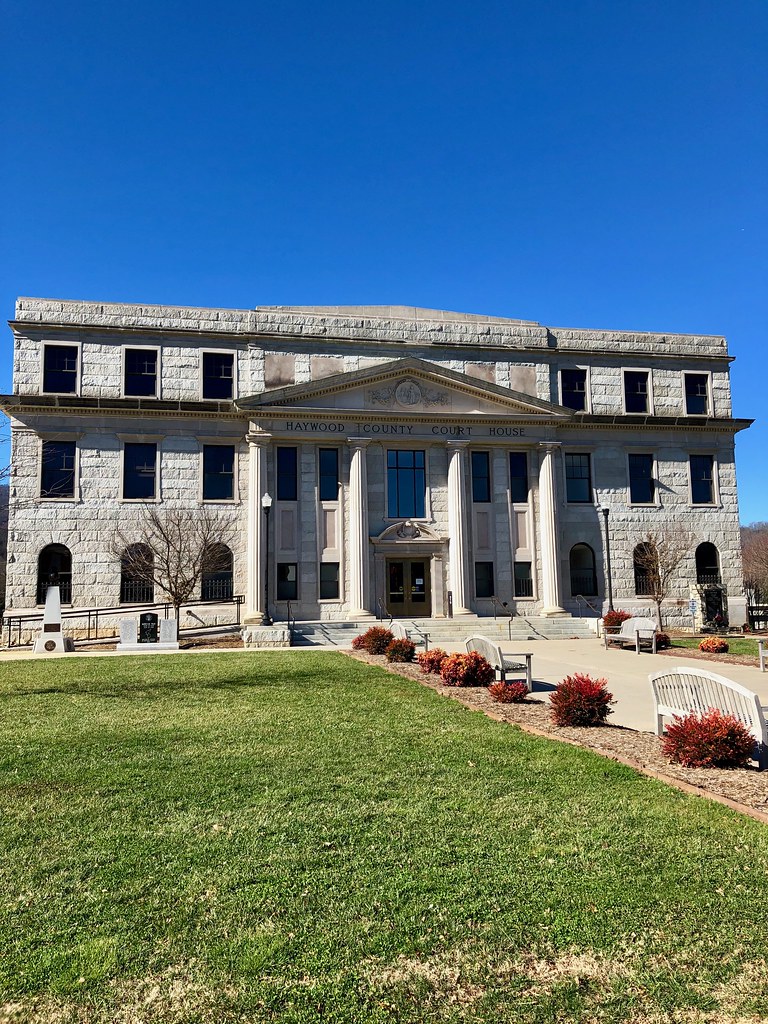 Haywood County Courthouse, Waynesville, NC Warren LeMay Flickr
