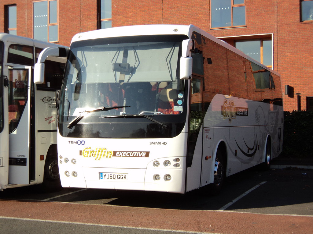 Griffin Executive of Uxbridge YJ60GGK Seen here in Clarenc… Flickr