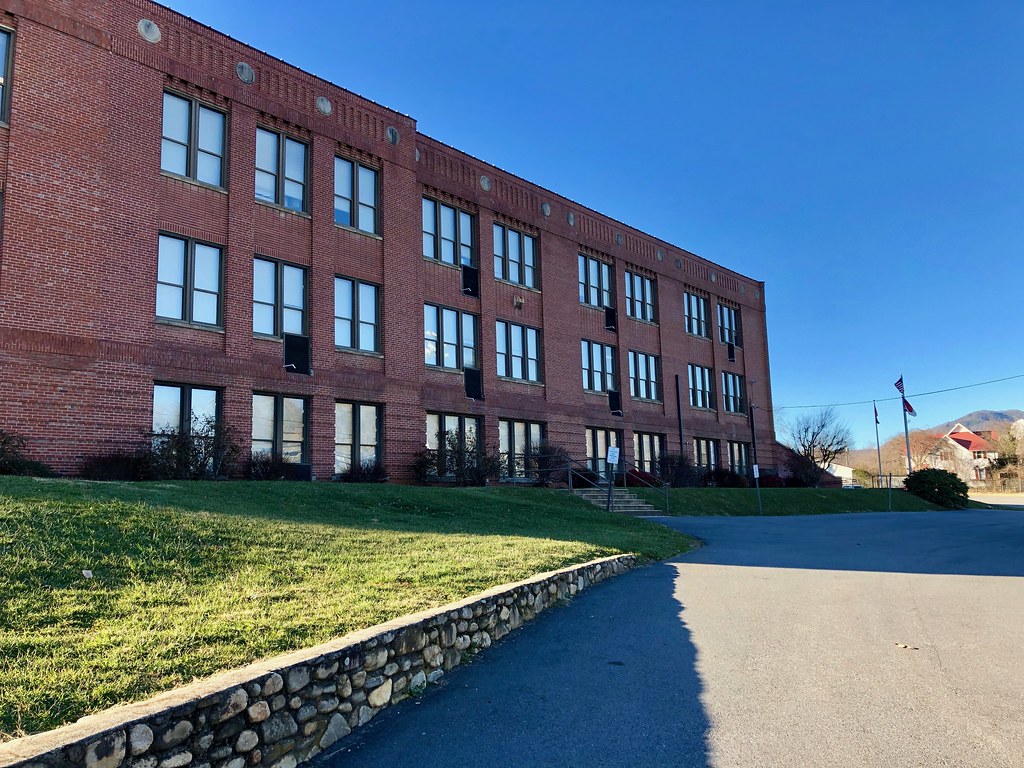 Old Canton High School, Canton, NC Warren LeMay Flickr