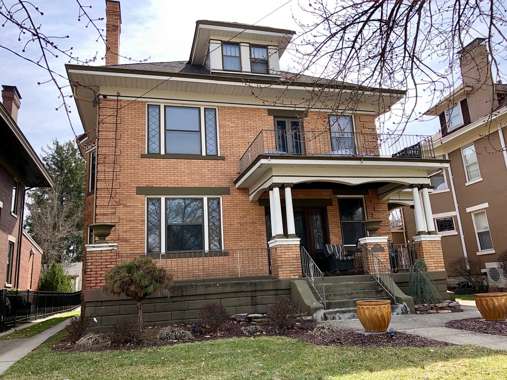 Erie Avenue, Hyde Park, Cincinnati, OH Warren LeMay Flickr