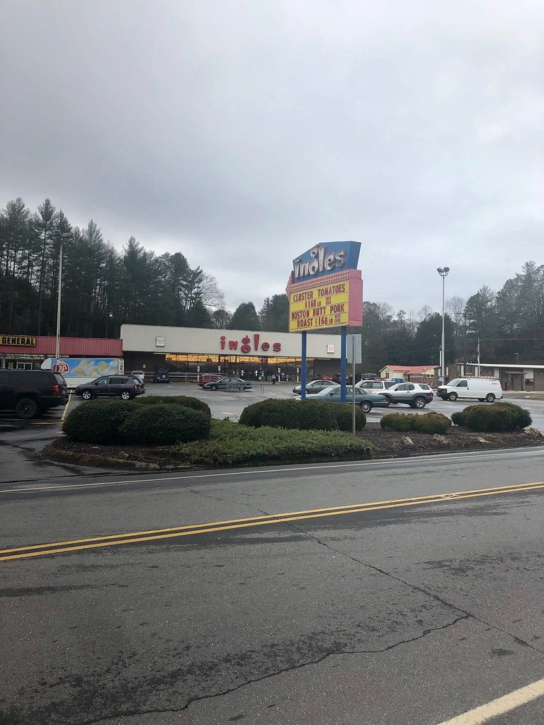 Ingles Supermarket, Palmer Street, Franklin, NC Built in t… Flickr