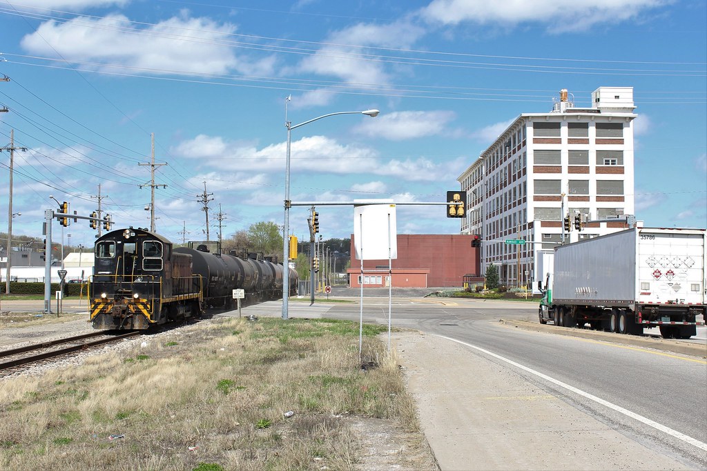 Kansas Avenue Having completed their work switching the Pr… Flickr