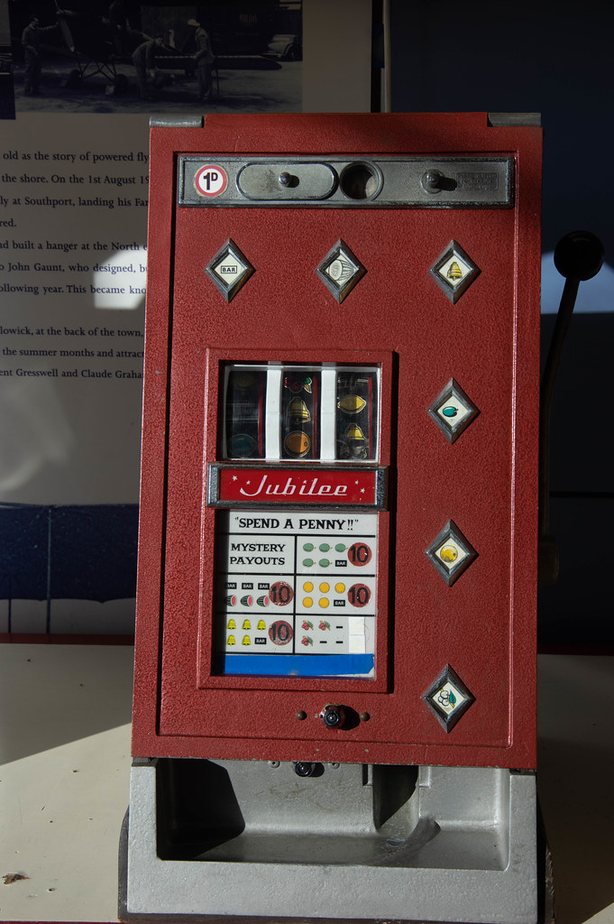 "Jubilee" Old Fruit Machine On Southport Pier yogi59 Flickr
