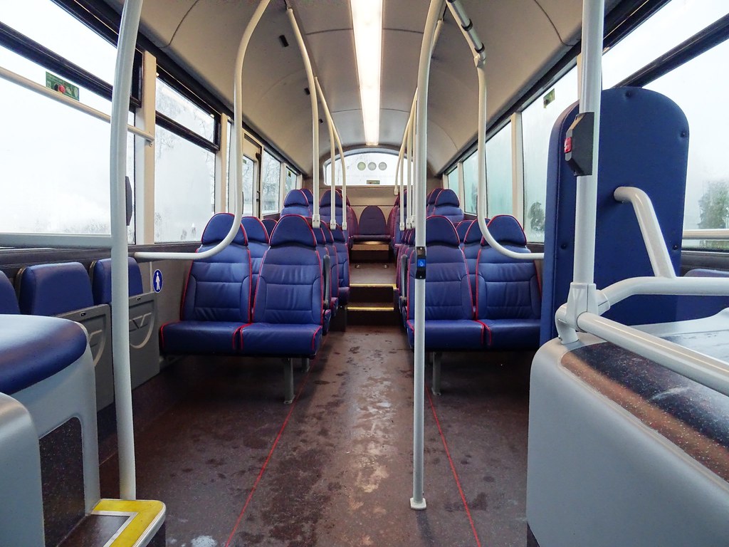 Diamond Bus 32221 SN68AJJ Wright Streetlite DF An interior… Flickr