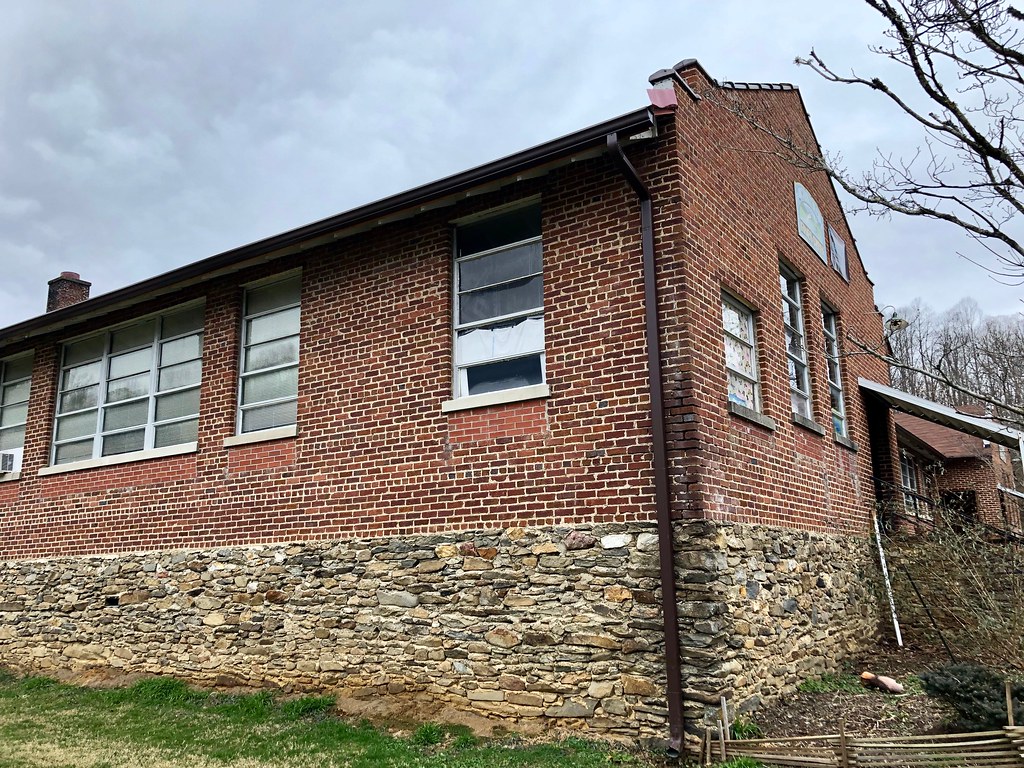 Old Fines Creek School, Fines Creek, NC Constructed in 192… Flickr