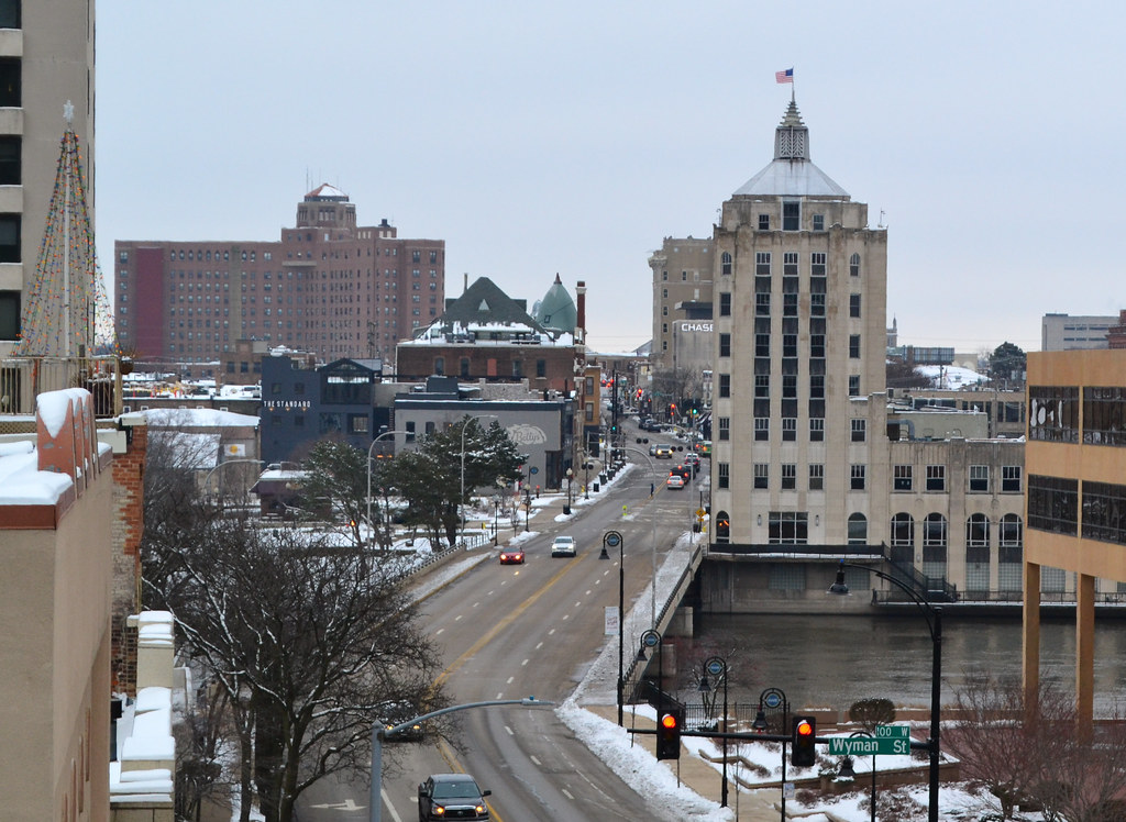 Looking East along State Street, Rockford, IL Rockford New… Flickr